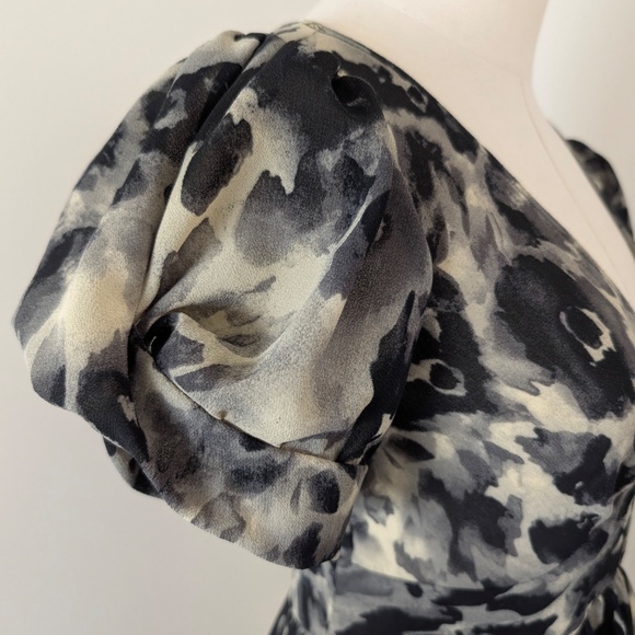 Abstract Mini Dress Sweetheart Neckline Puff Sleeves A-line Empire Waist - Picture 8 of 12